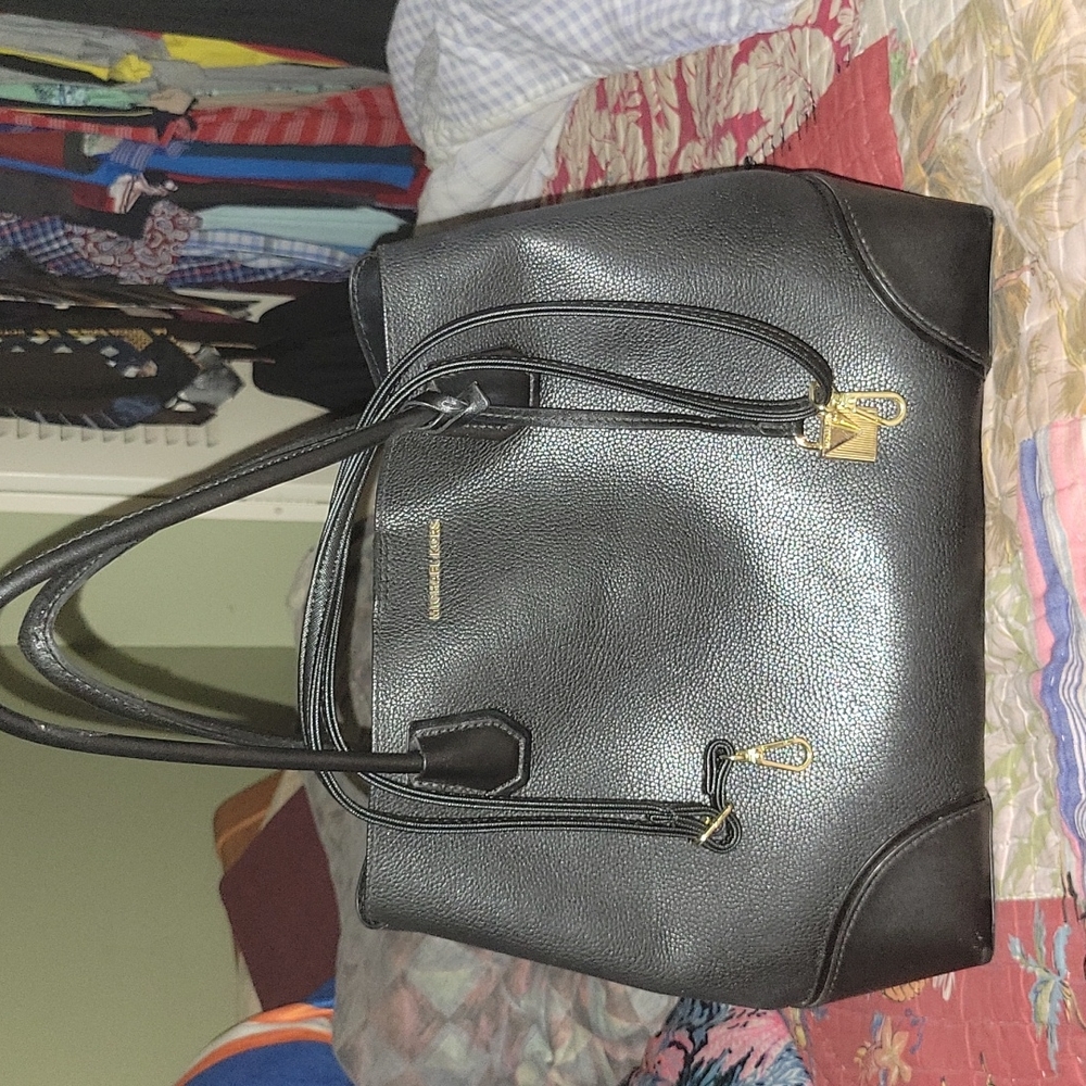 Hand bag